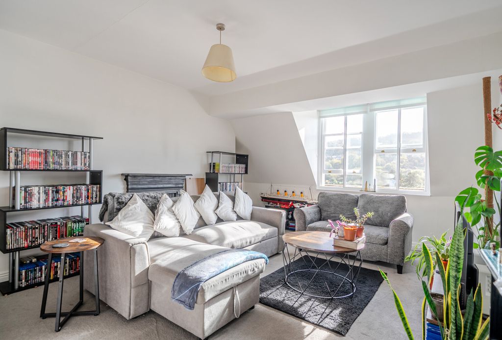 Property photo 2 of 9 Sitting/Dining Room