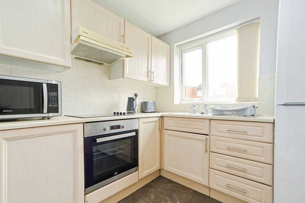 Property photo 3 of 17