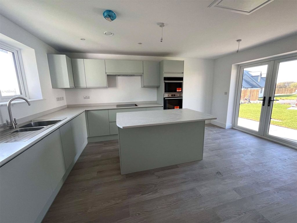 Property photo 2 of 11 Kitchen Example