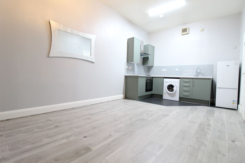 Property photo 3 of 14 Kitchen/Diner