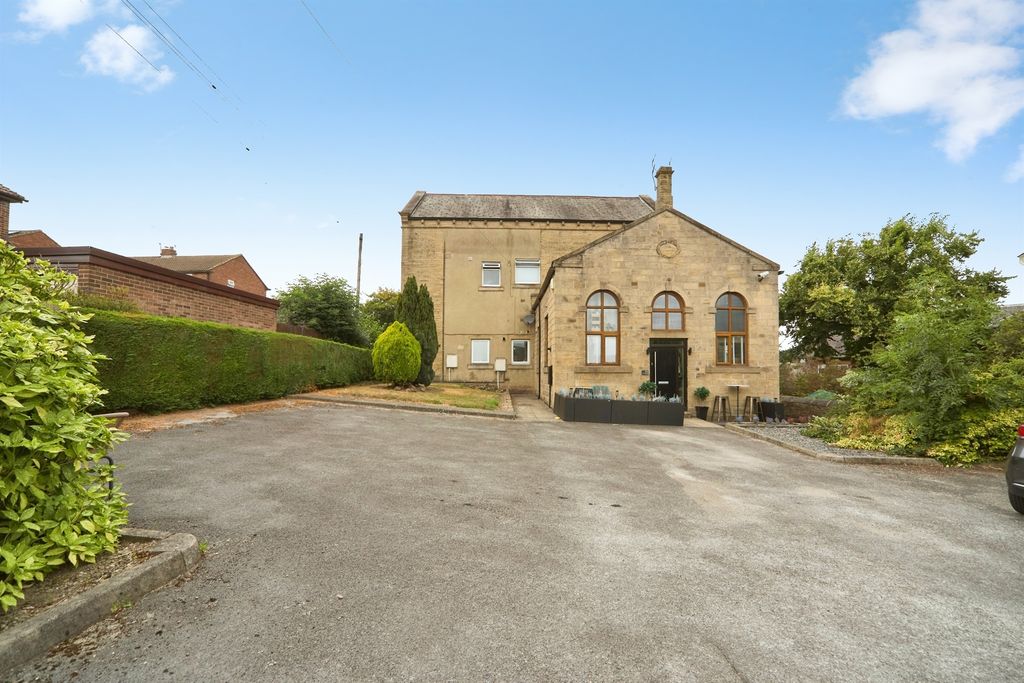 Property photo 2 of 11