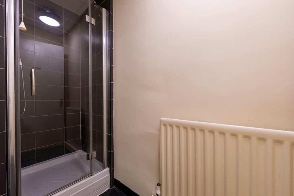 Property photo 3 of 35