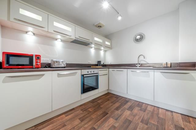 Property photo 2 of 10 Kitchen