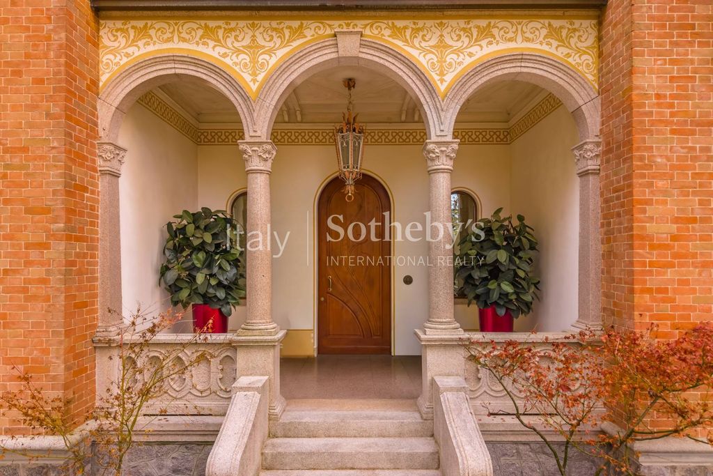 Property photo 2 of 33