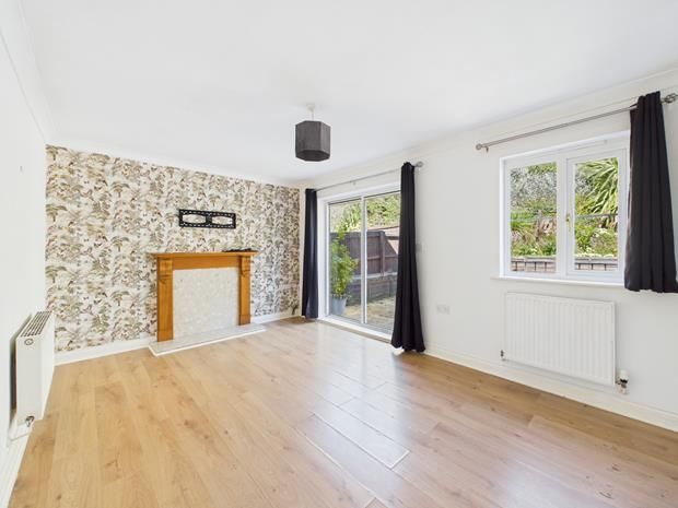 Property photo 2 of 11 Cam01790G0-Pr0172-Still007