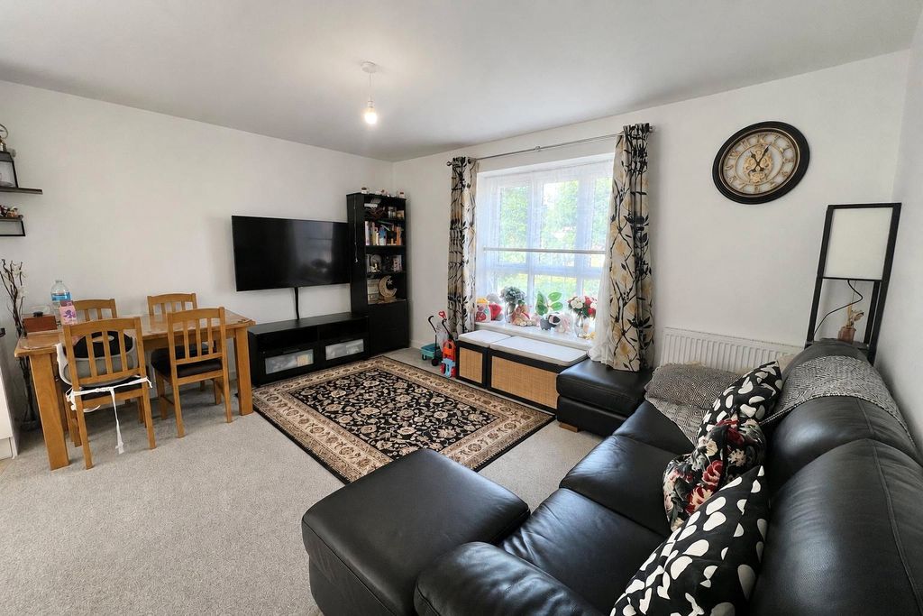 Property photo 3 of 16 Picture No. 21