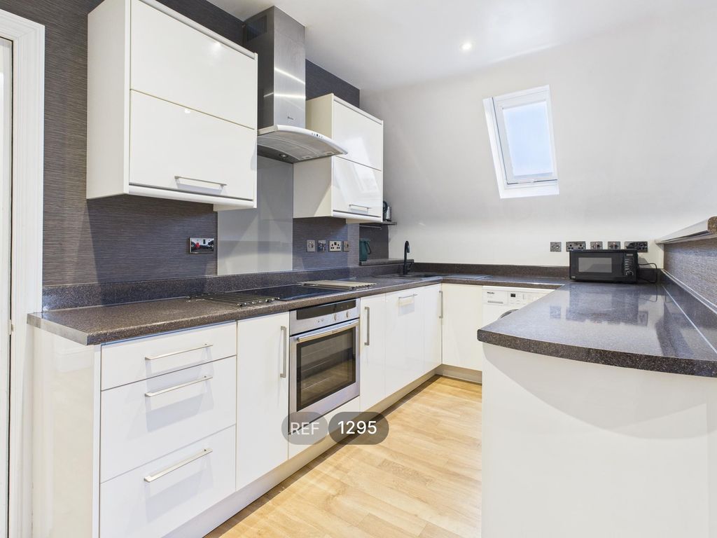 Property photo 1 of 21 Kitchen / Living Area