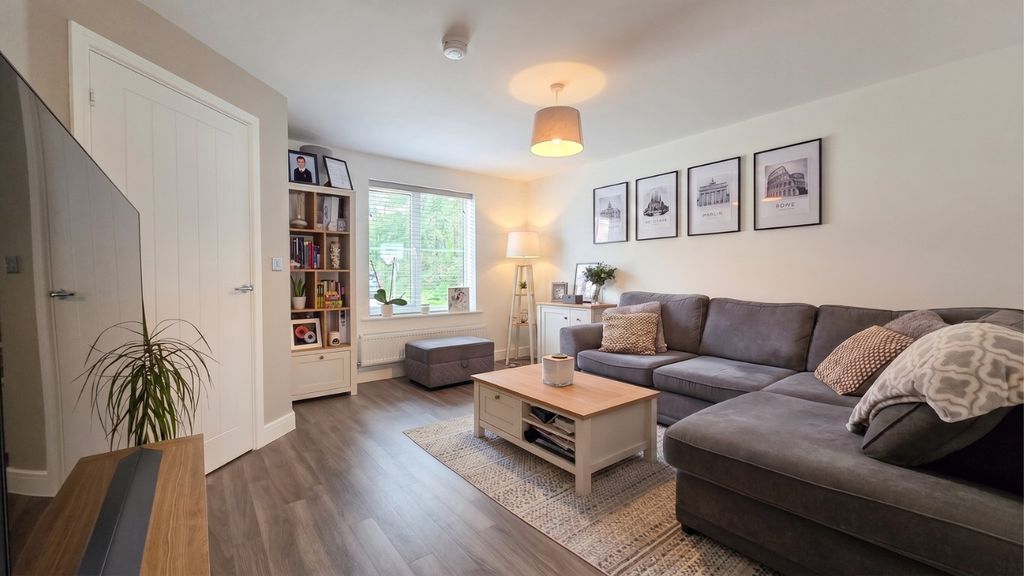 Property photo 3 of 18 4266324