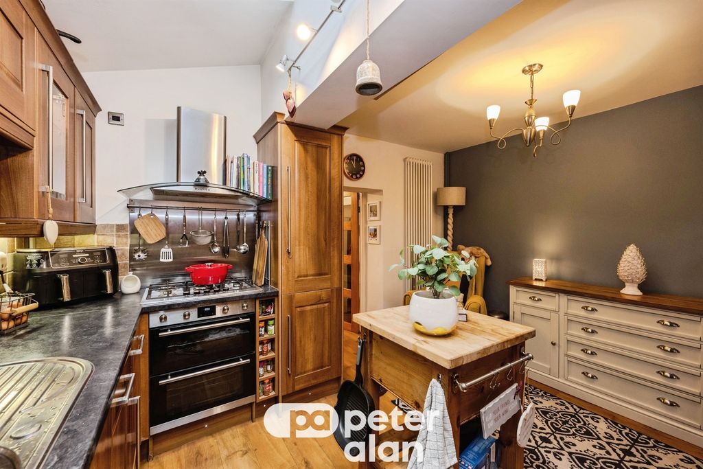 Property photo 3 of 23