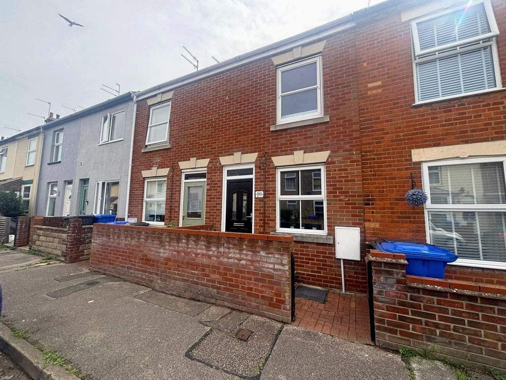 Property photo 1 of 11 Three Bedroom Terraced Property; Available To Let In Lowestoft, Suffolk.