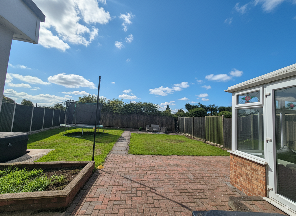 Property photo 2 of 3 1 Armadale Garden 2