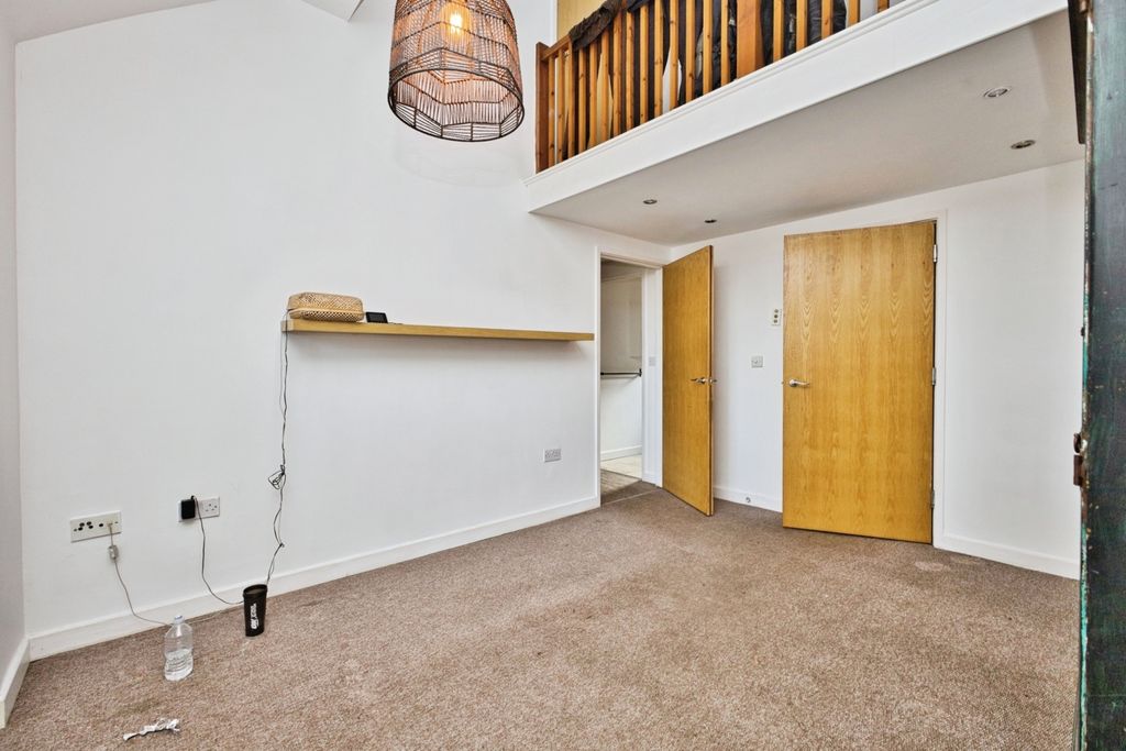 Property photo 3 of 14 Image 2