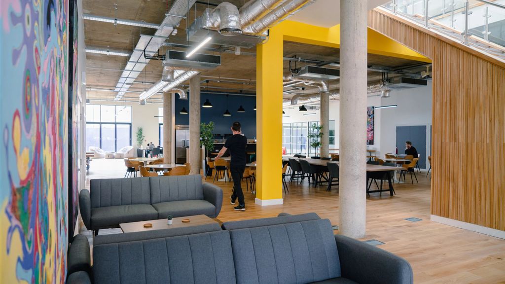 Property photo 2 of 9 Breakout Space