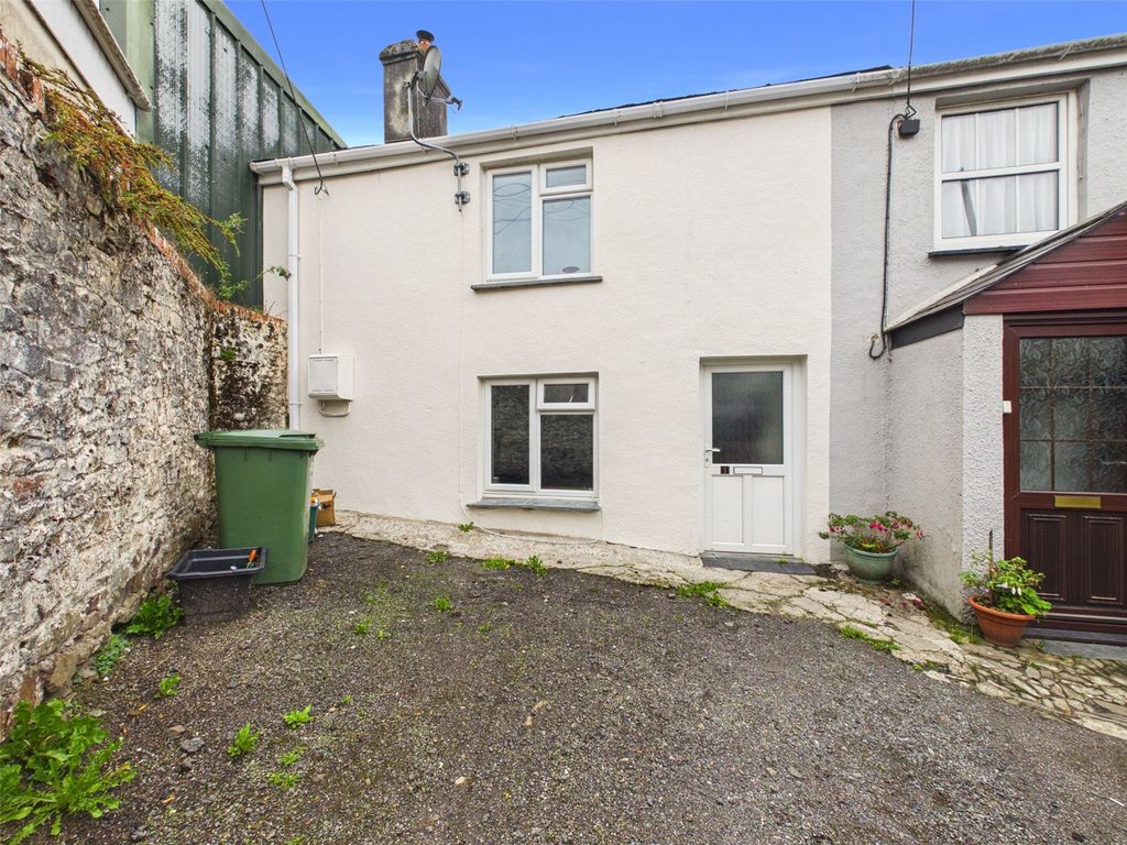 Property photo 1 of 17 Picture No. 02