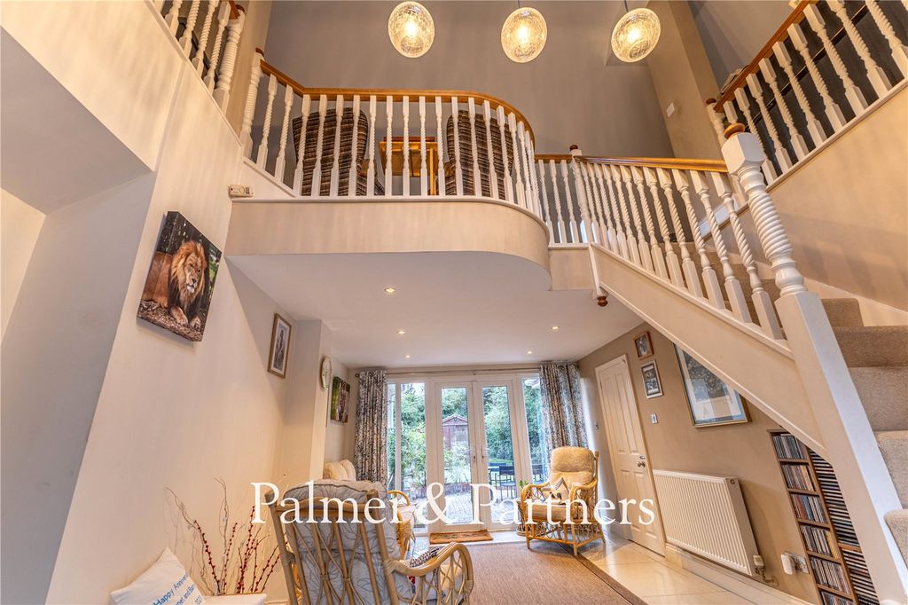Property photo 3 of 28 Picture No. 05