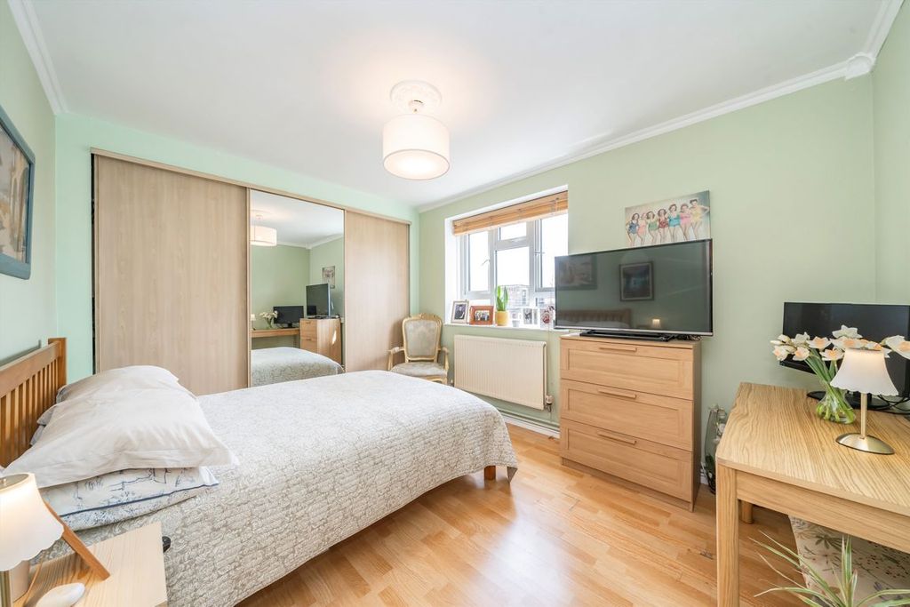 Property photo 3 of 6