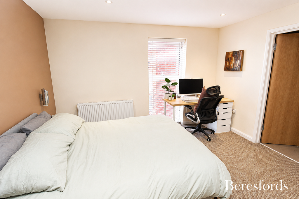 Property photo 2 of 10 Bedroom One View 1