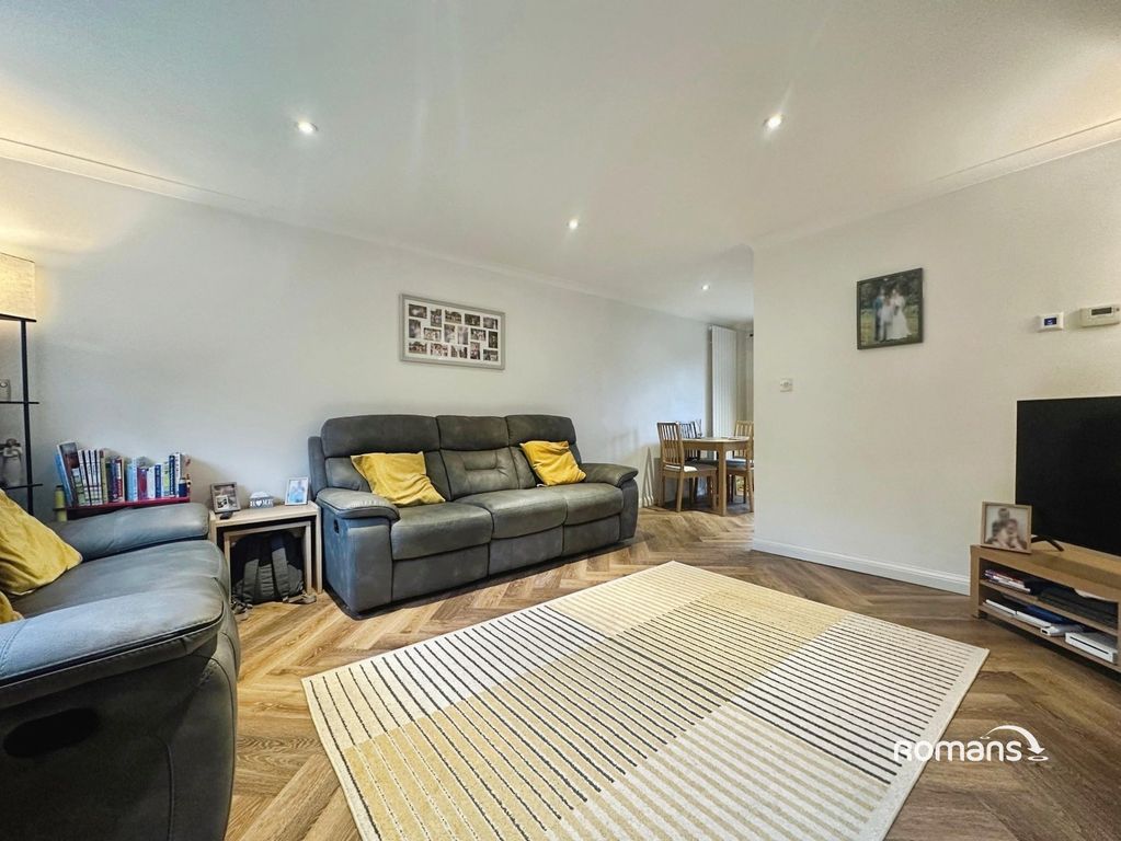 Property photo 3 of 11 Picture No. 12