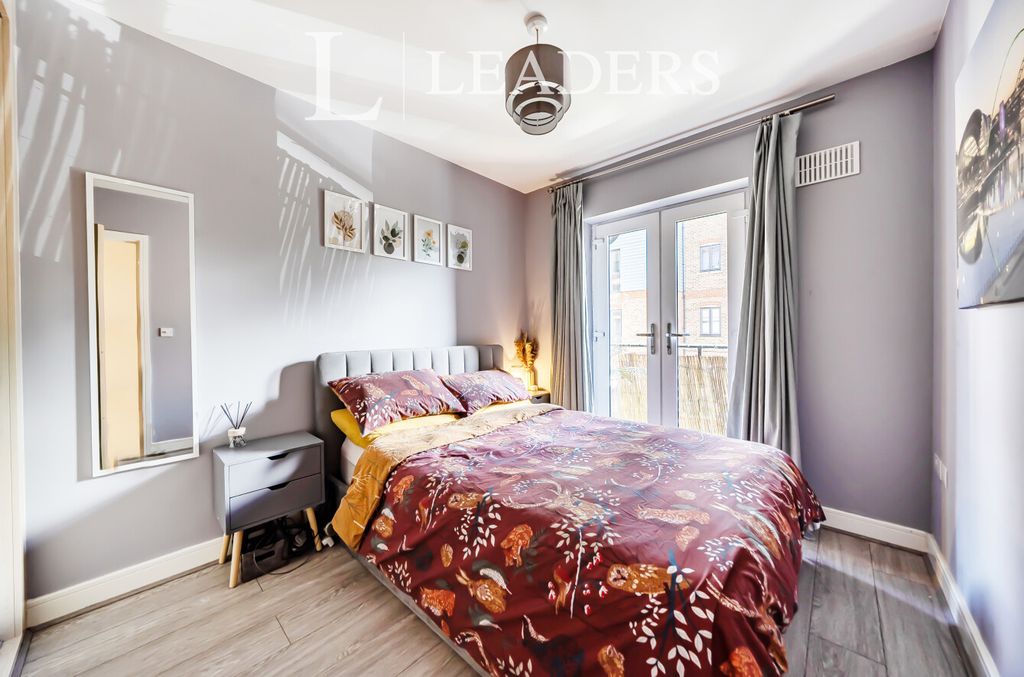 Property photo 2 of 9 5A9Acdaa-Ff57-4c2...