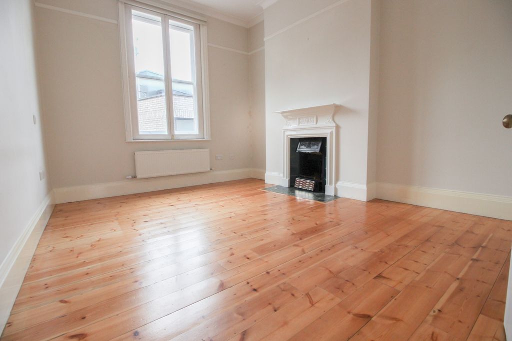 Property photo 2 of 7 Photo 3