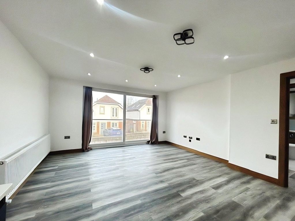 Property photo 2 of 11 Picture No. 03