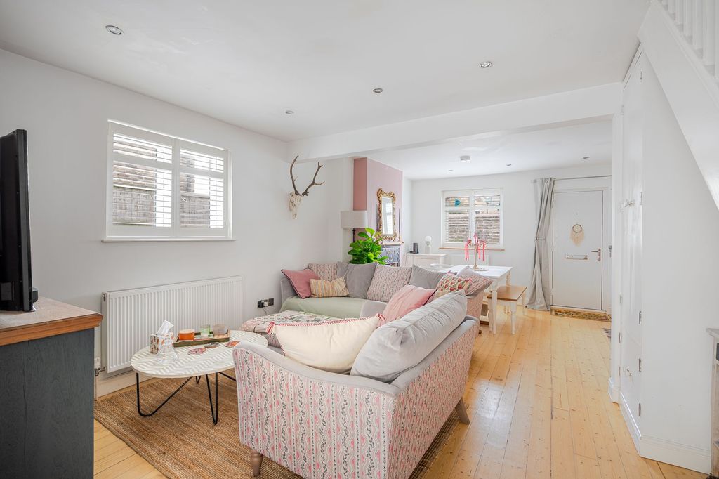 Property photo 3 of 10