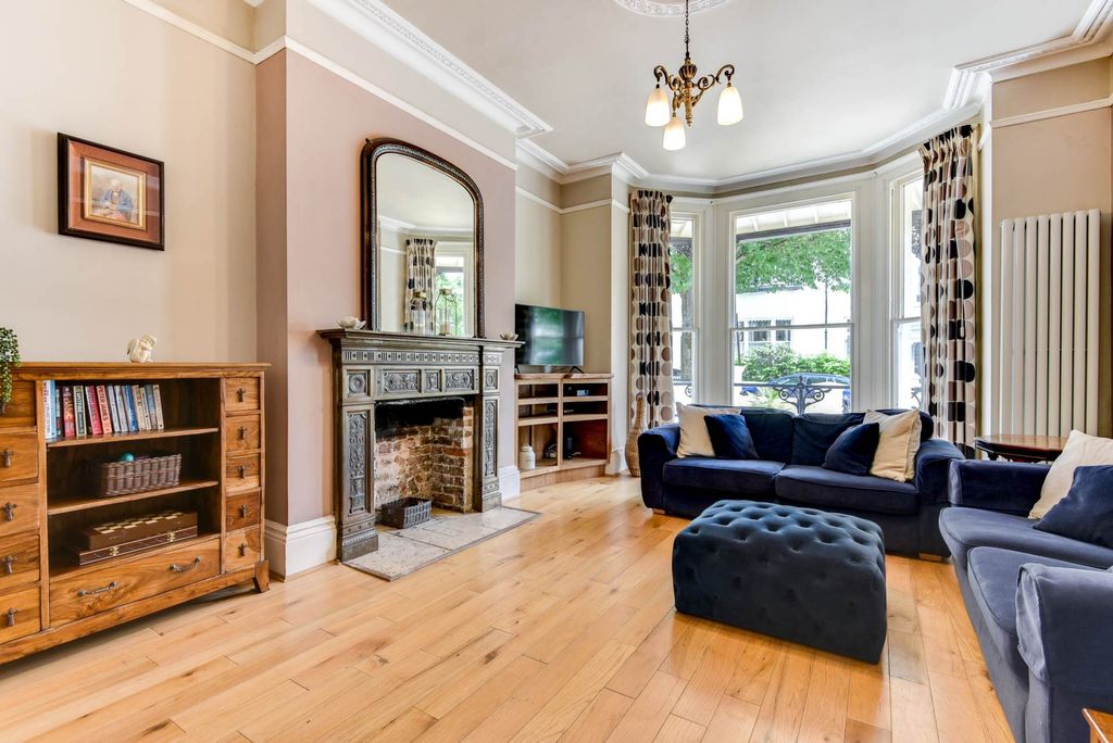 Property photo 2 of 44