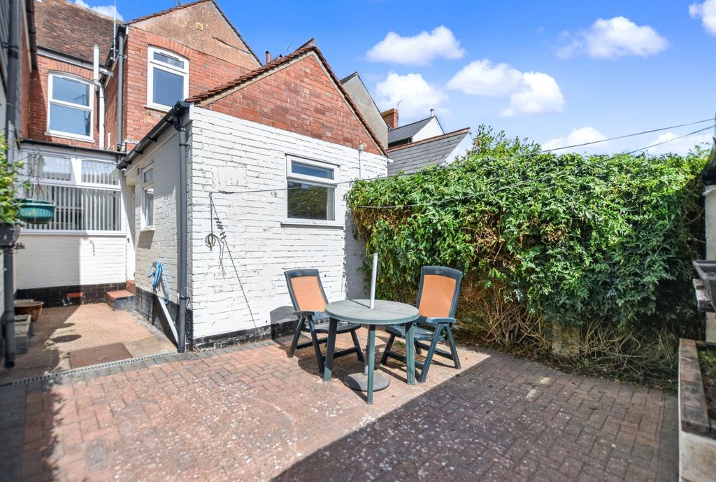 Property photo 2 of 15 Courtyard