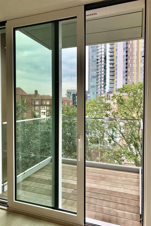 Property photo 3 of 8 Balcony