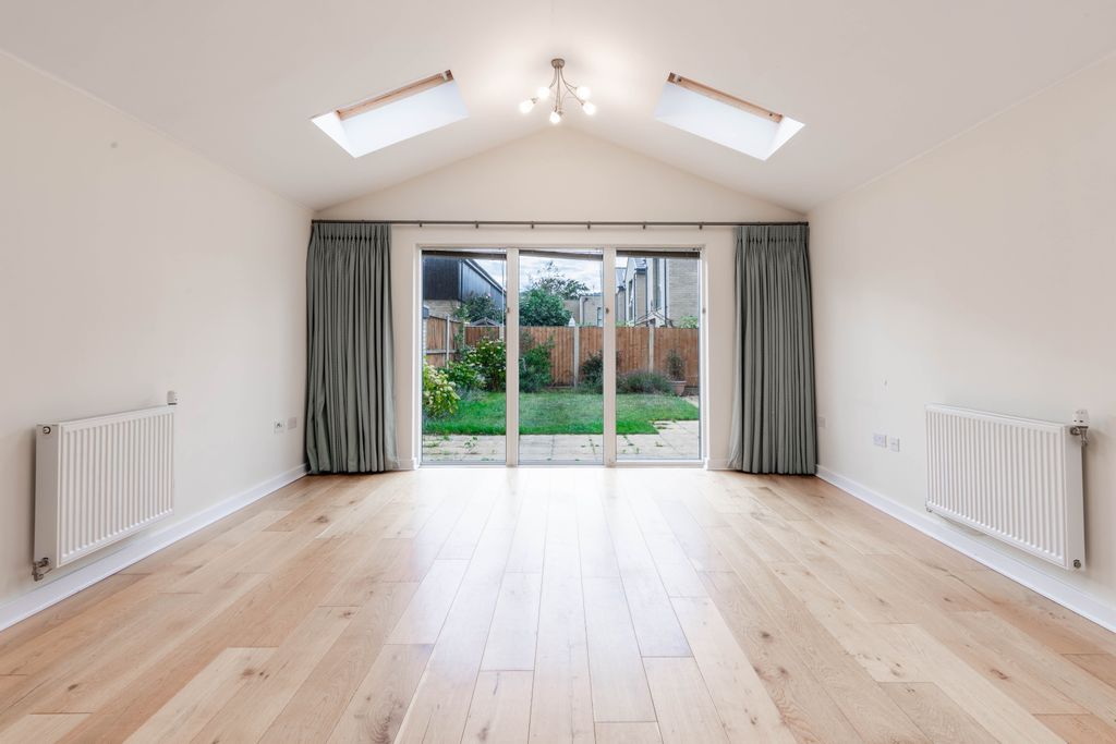 Property photo 2 of 25 2