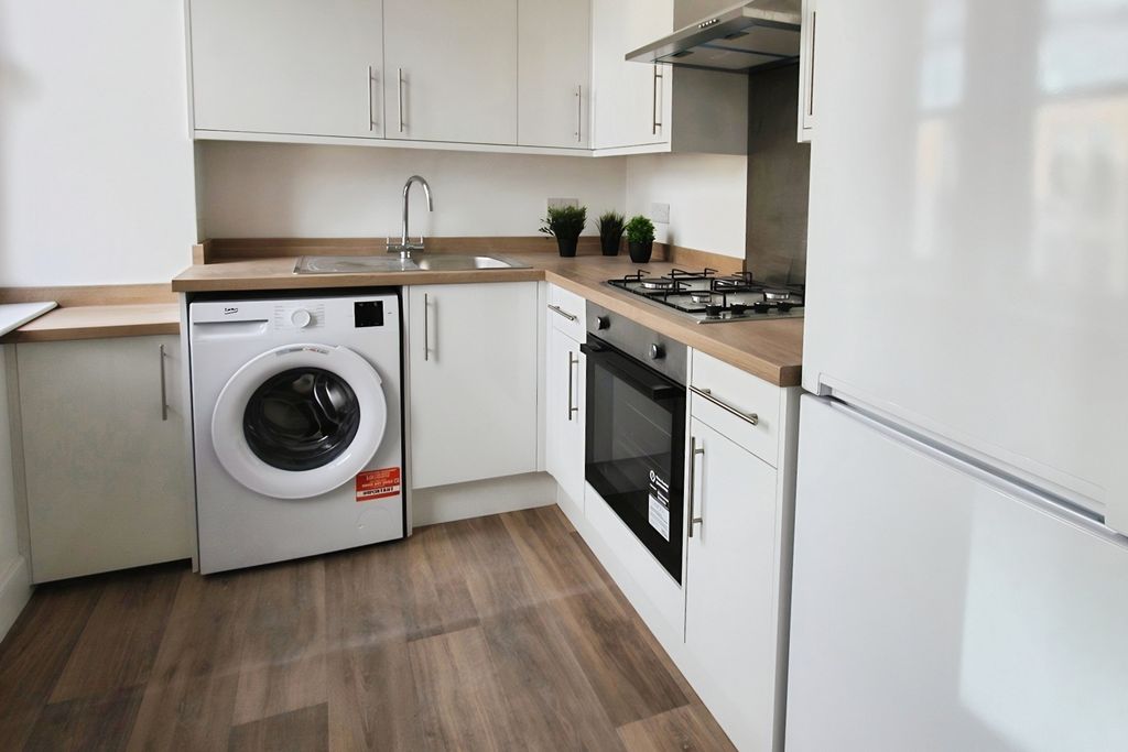 Property photo 3 of 5 Kitchen