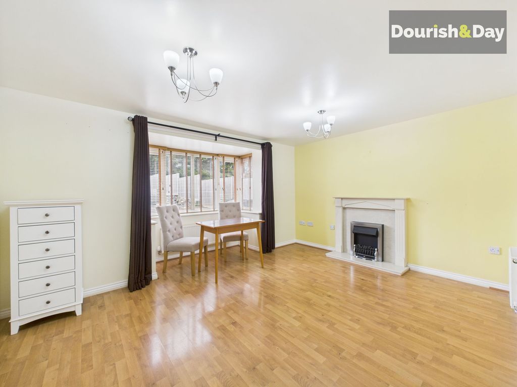Property photo 2 of 25