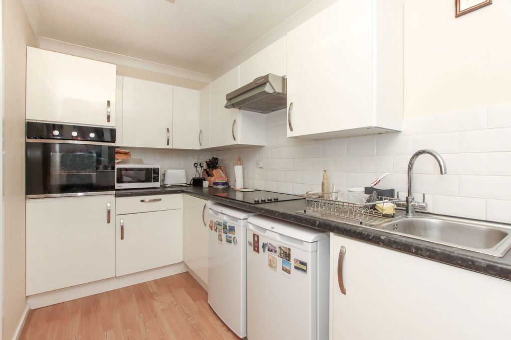 Property photo 2 of 9 Photo 3