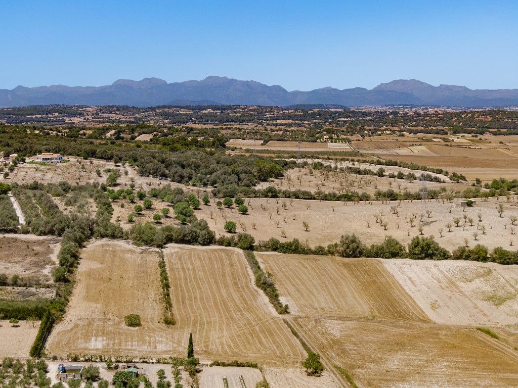 Property photo 2 of 11 Aerial (1)