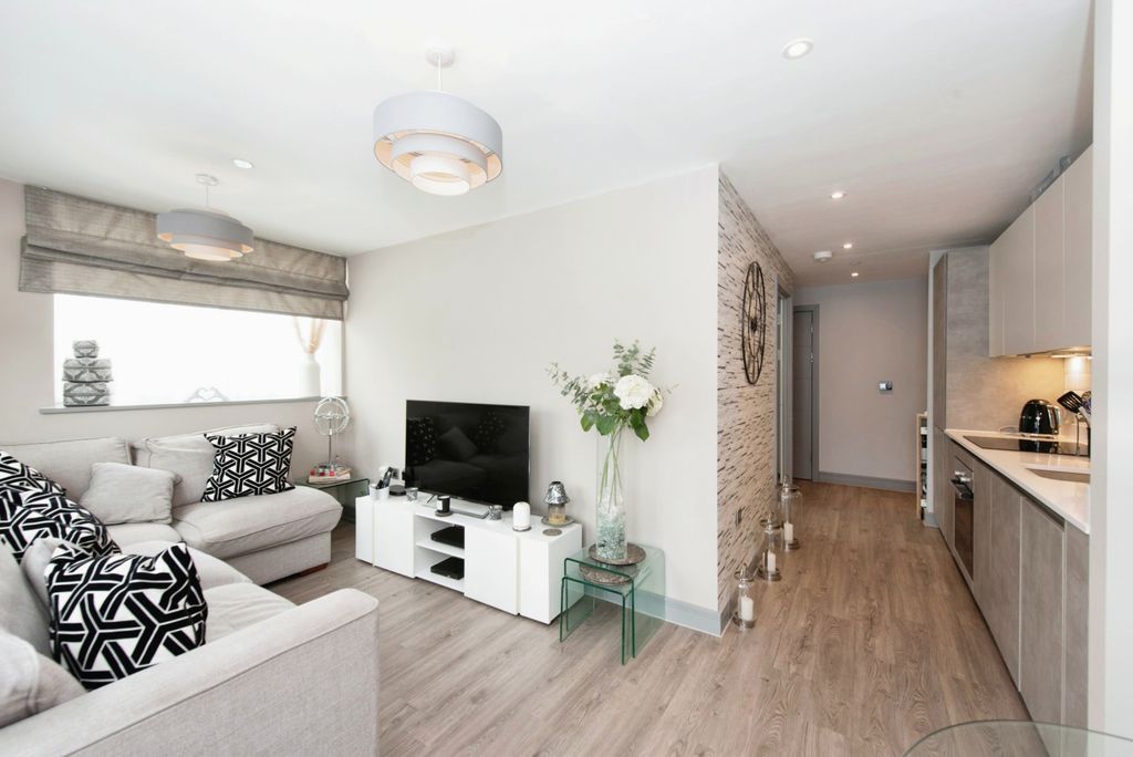 Property photo 1 of 15 Reception Area