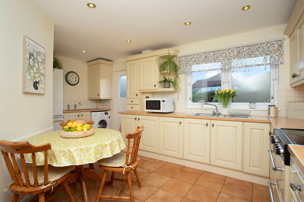 Property photo 2 of 17 Property Image 2