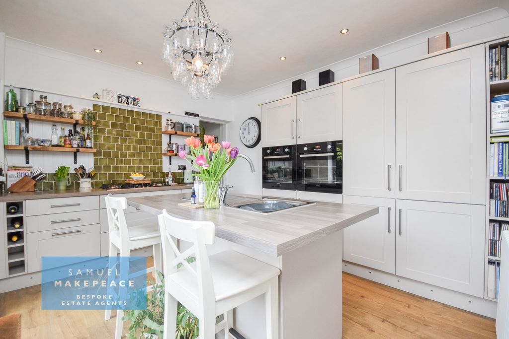 Property photo 3 of 23 Gallery