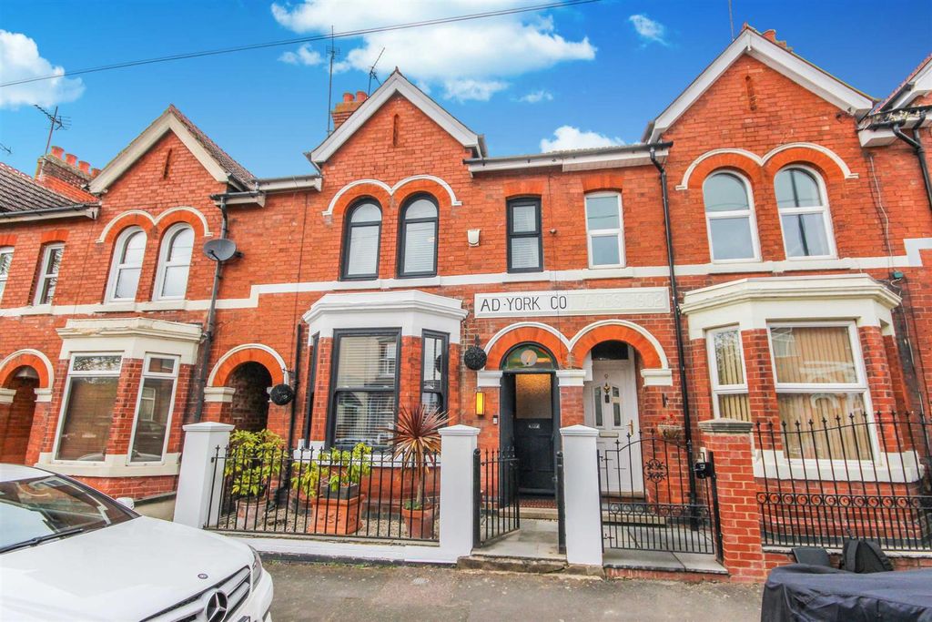 Property photo 1 of 17