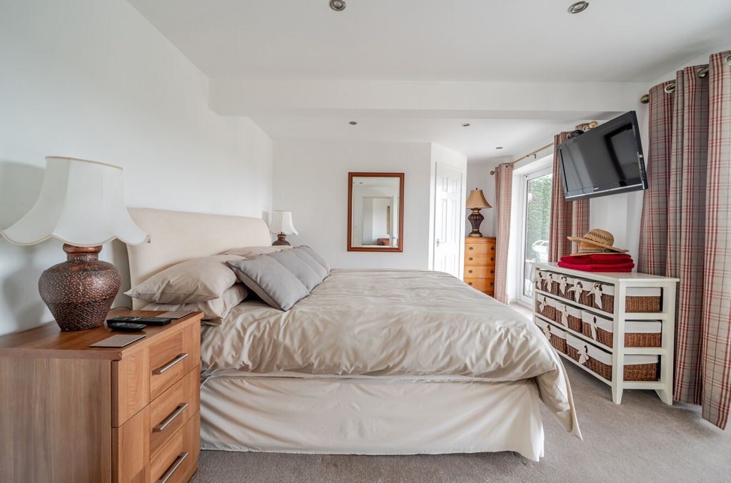 Additional image 12 of 3 bed flat for saleWheatlands Road, Paignton, Devon TQ4