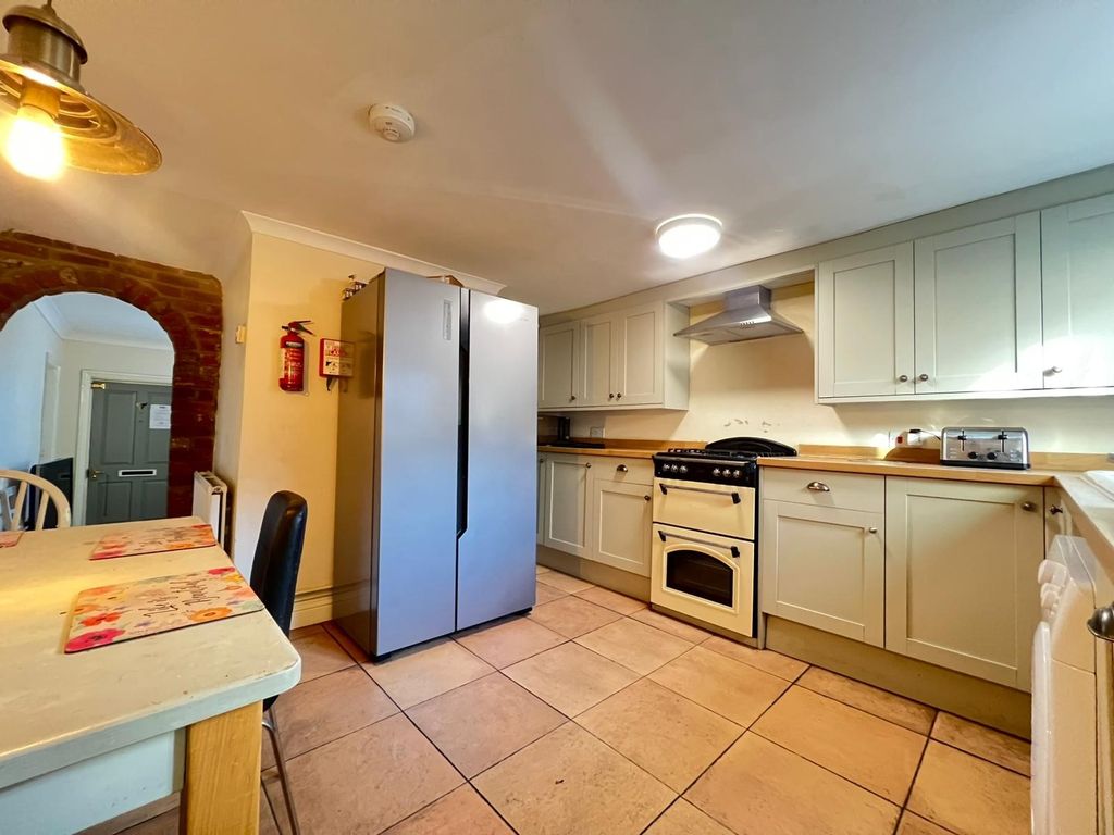 Property photo 2 of 9 Image