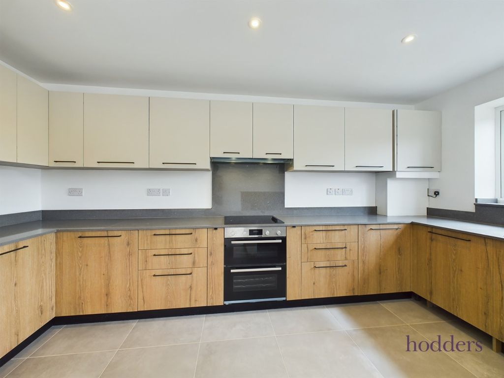 Property photo 3 of 28 Picture No. 10