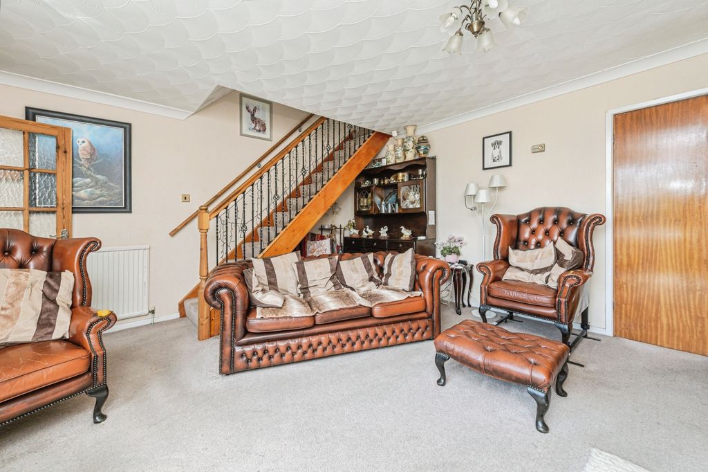 Property photo 3 of 15