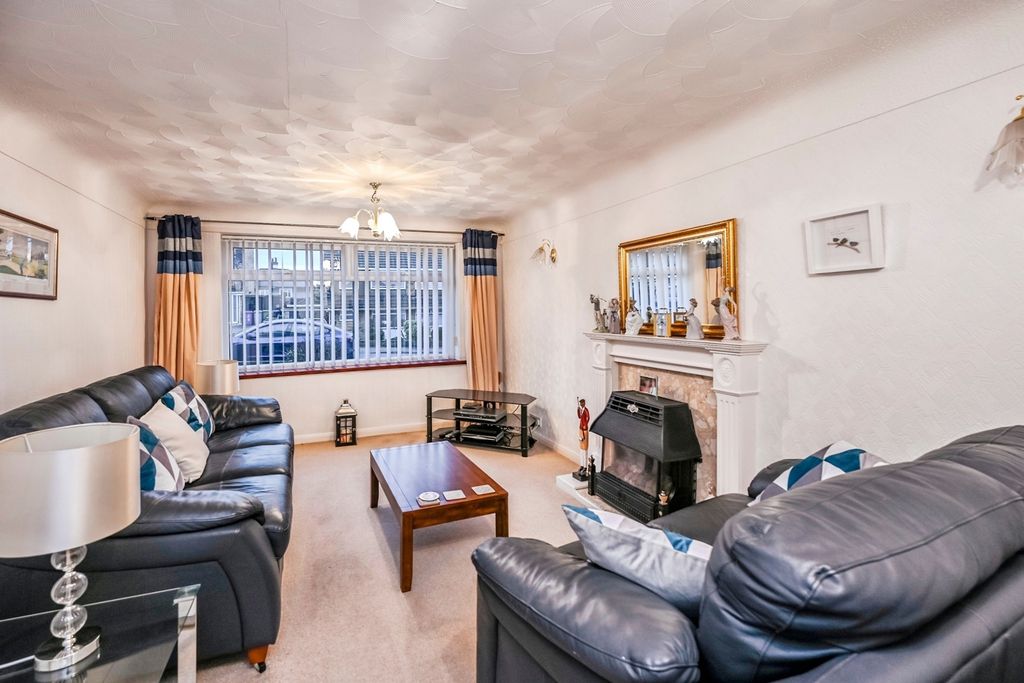 Property photo 3 of 17 Photo