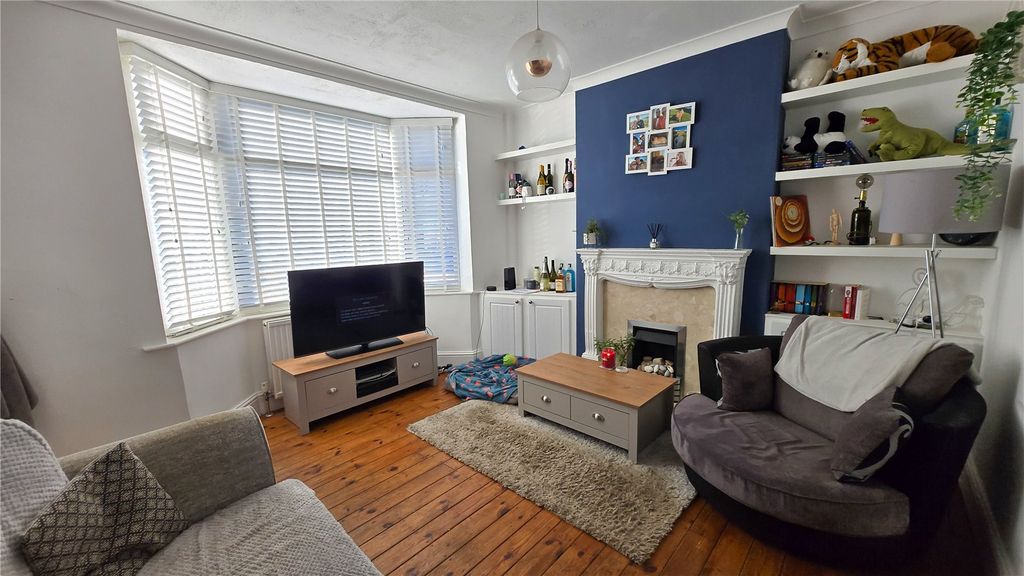 Property photo 2 of 12 Picture No. 04