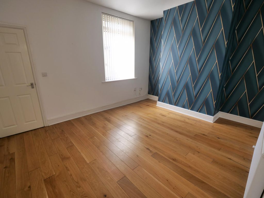 Property photo 3 of 10 Dining Room