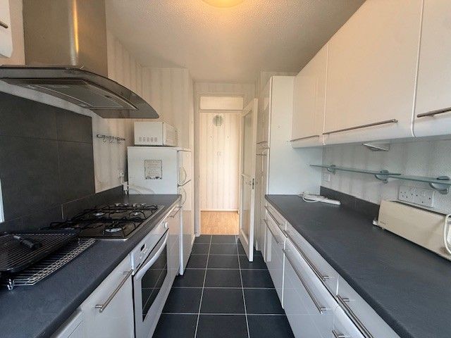 Property photo 2 of 11 Kitchen