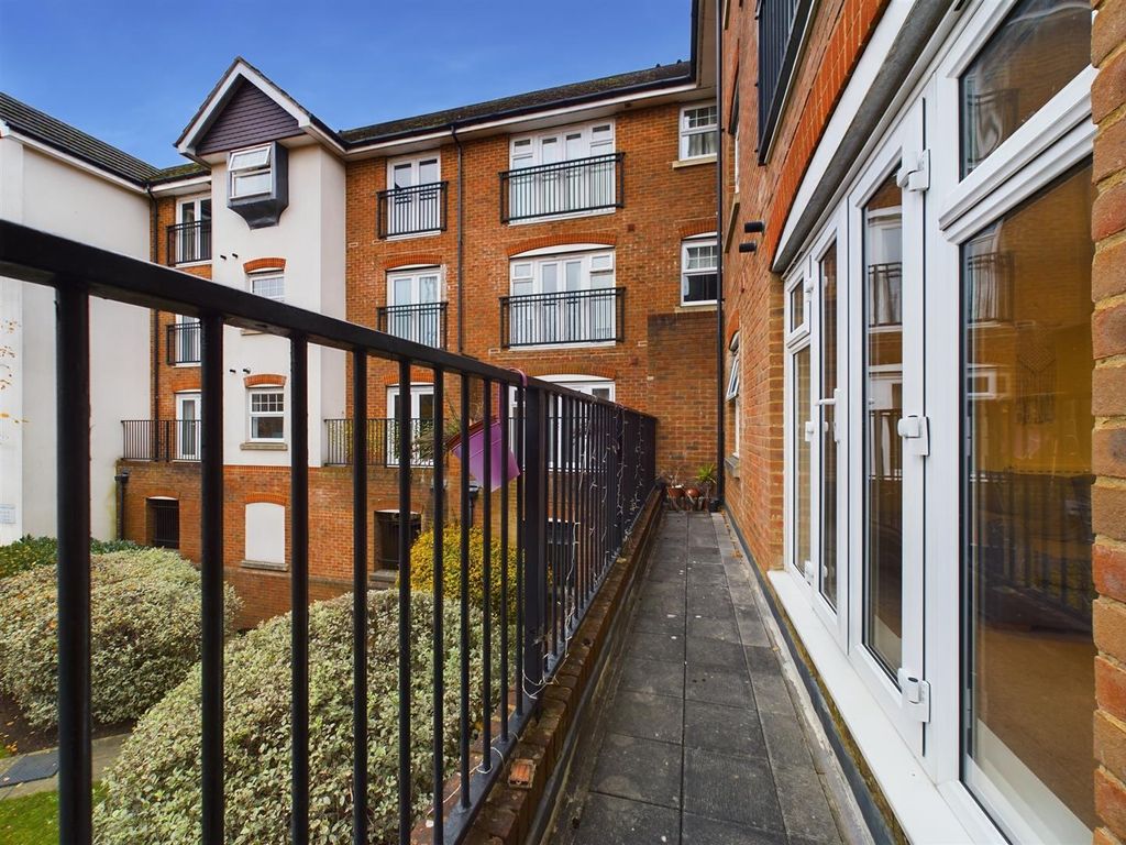 Property photo 2 of 9