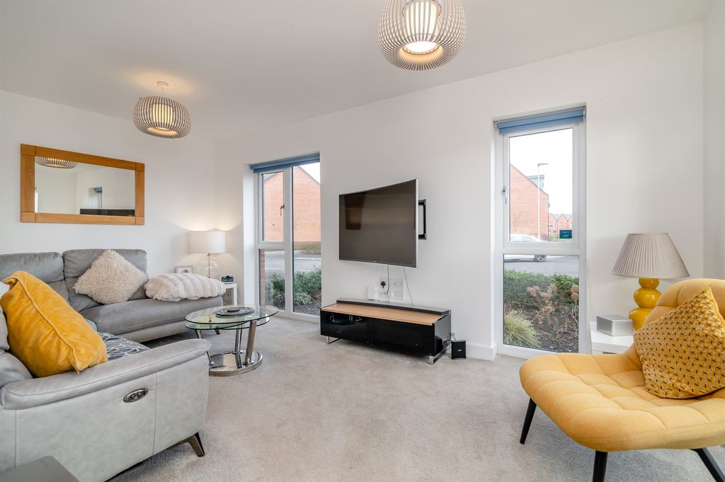 Property photo 3 of 28