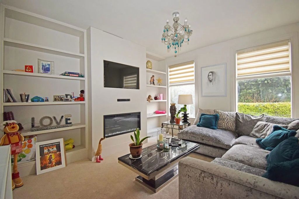 Property photo 3 of 15