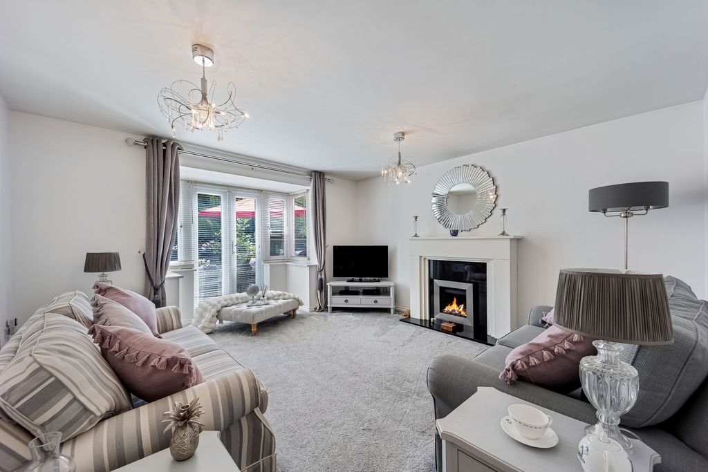 Property photo 2 of 42